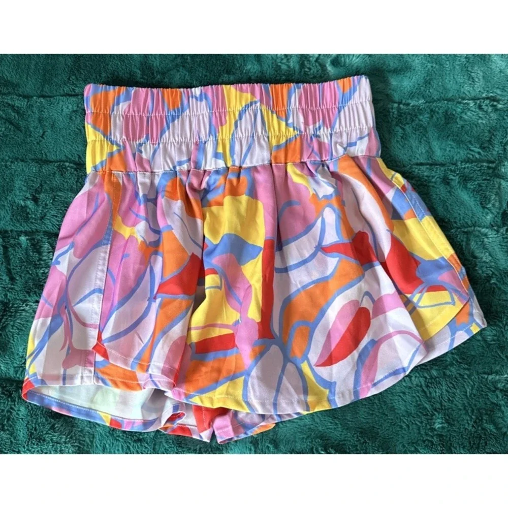Charming Charlie‎ Women Size Small Contrast Print Elastic High Waist Shorts